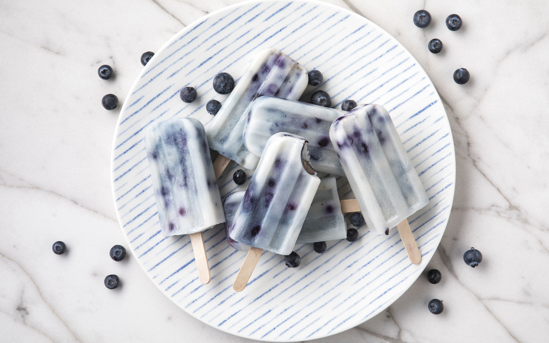 plate of blueberry popsicles