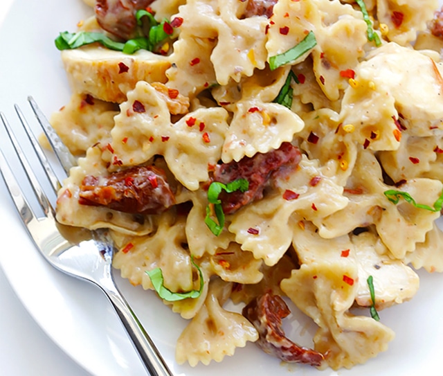 Creamy Pasta Chicken and Sundried Tomatoes