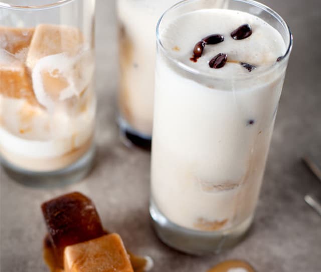 Mint Mocha Shake With Coffee Ice Cubes