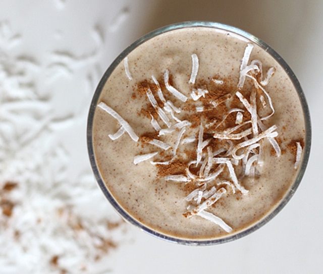 almond-and-date-smoothie