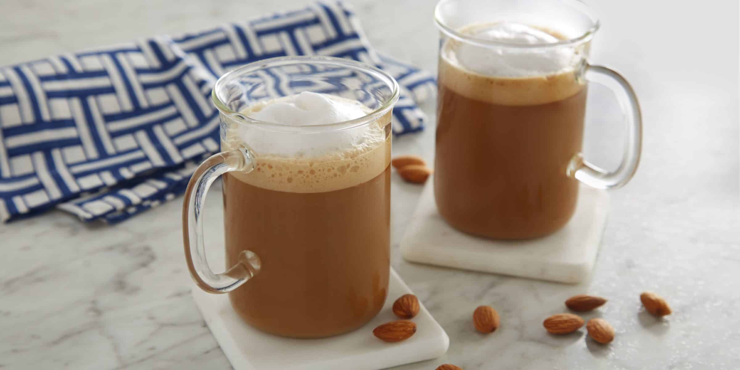 1_Almondmilk Flat White_FY23 New Recipes_P_22-blu-01533